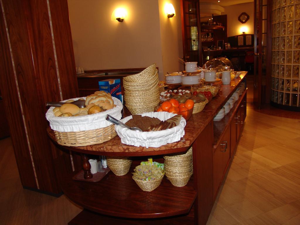 Hotel Excelsior Cervia Exterior foto
