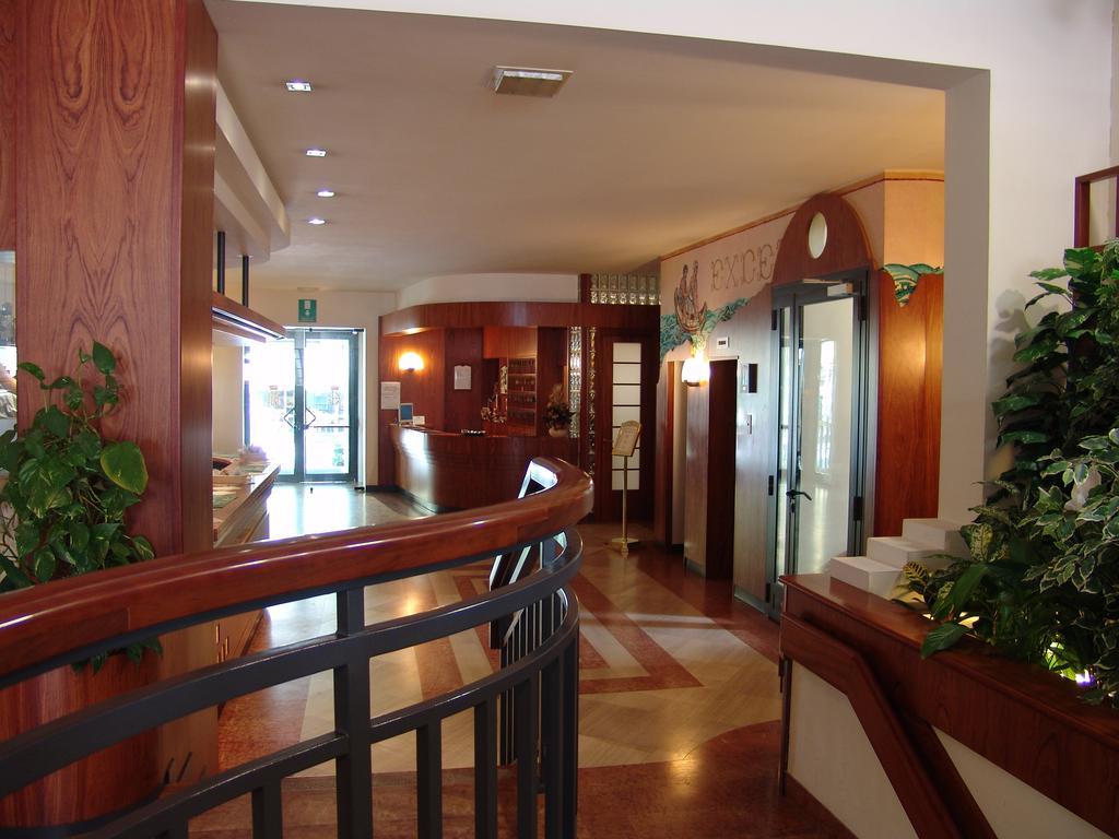 Hotel Excelsior Cervia Exterior foto