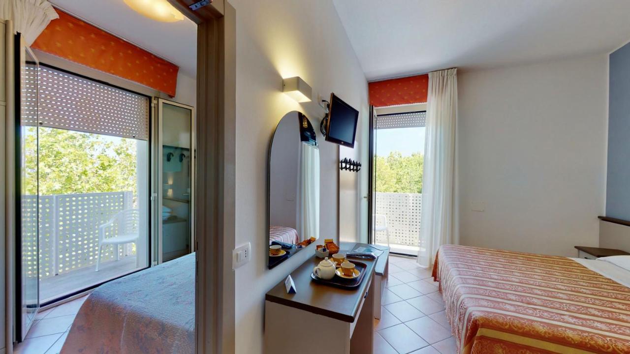 Hotel Excelsior Cervia Exterior foto