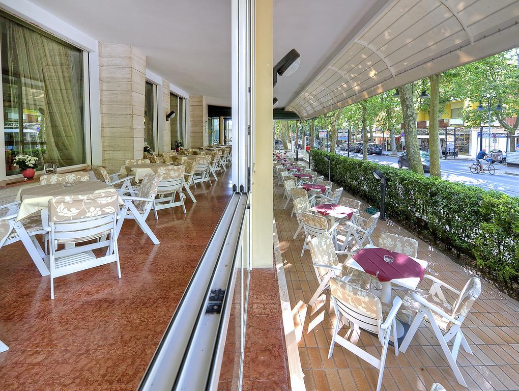 Hotel Excelsior Cervia Exterior foto