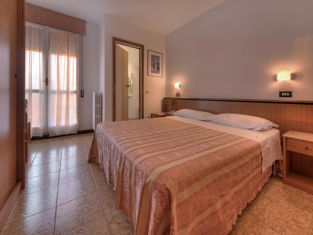 Hotel Excelsior Cervia Cameră foto