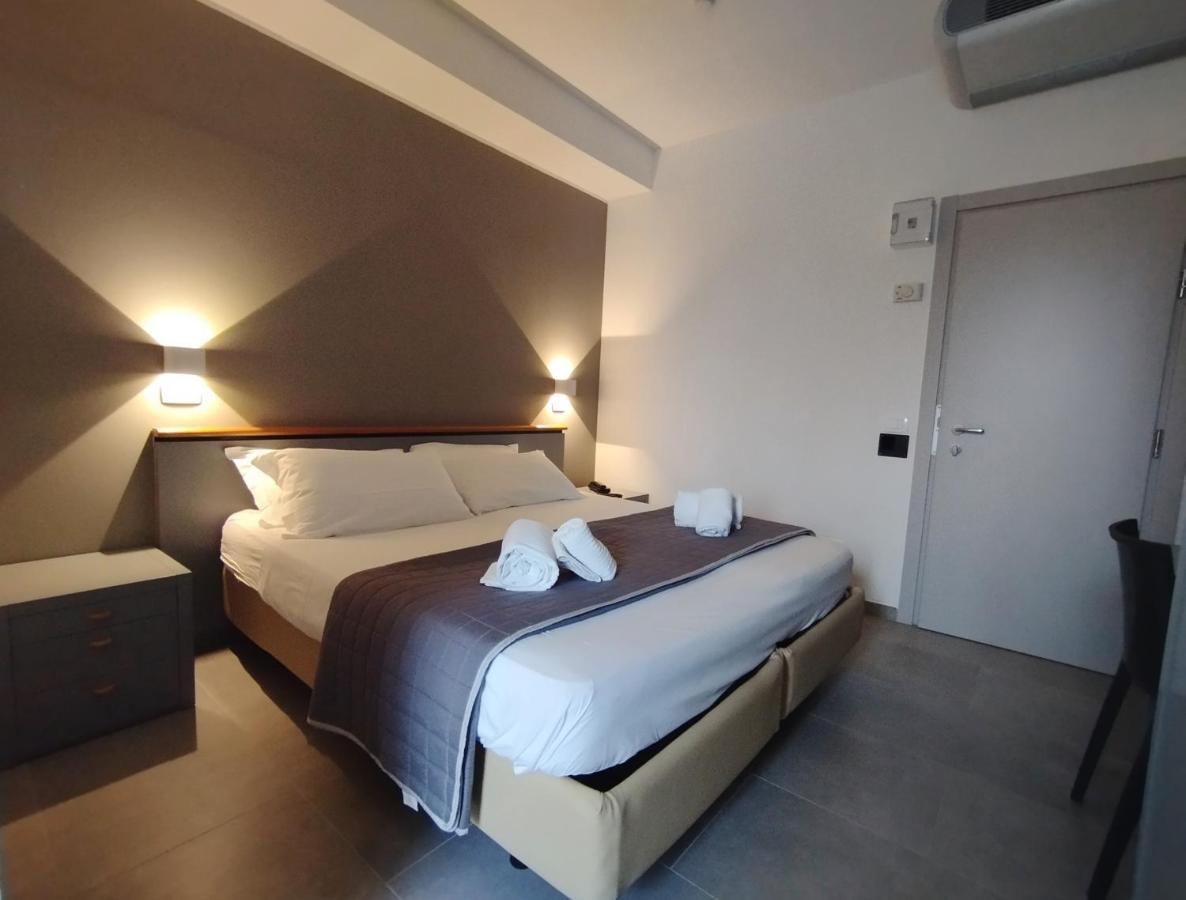Hotel Excelsior Cervia Exterior foto
